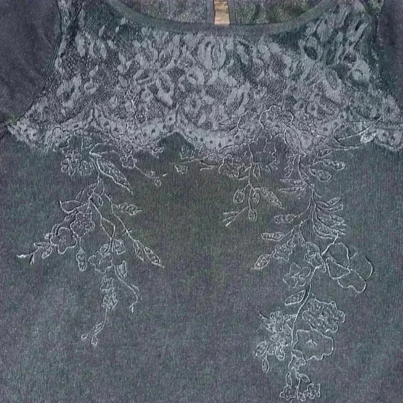 White House Black Market Lace Top NWT - Picture 4 of 4